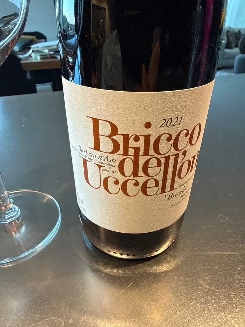 Etikett von Bricco dell'Uccellone